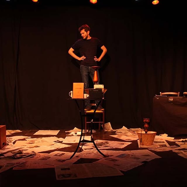 Tentative d’Épuisement – revue de presse en forme de stand-up